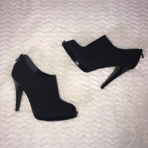 Nine West black heeled open toed booties